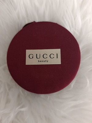 Gucci Beauty round cosmetic case, burgundy