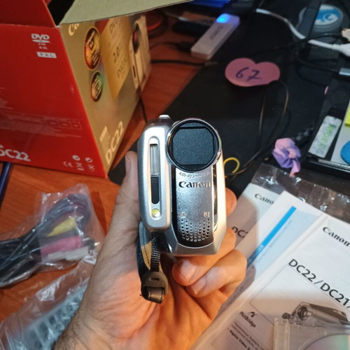 Canon DC22 digital video camera with DVD recording
