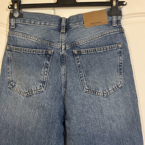 Blue Pull & Bear straight-leg jeans like new, size S