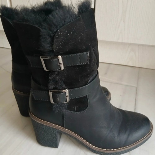 Women's boots with thick heel and fur, size 37, like new