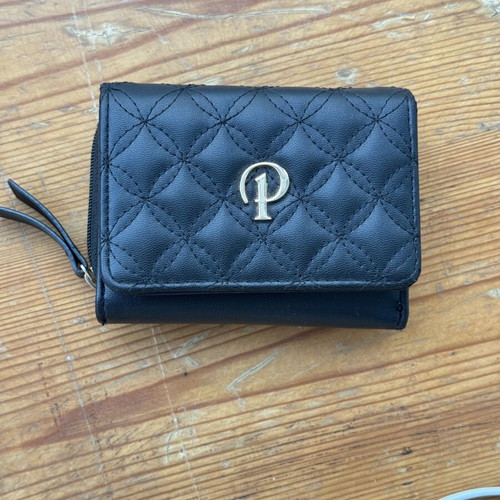 Primark Black Quilted Wallet like new with card and coin compartments