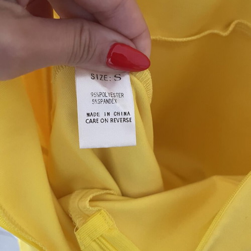 Women's dress new, yellow, size small, elastic fit