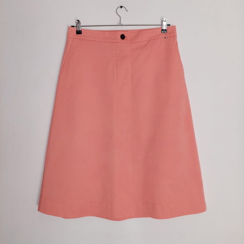 Boss women's skirt used, size XL, pink, needs button repair
