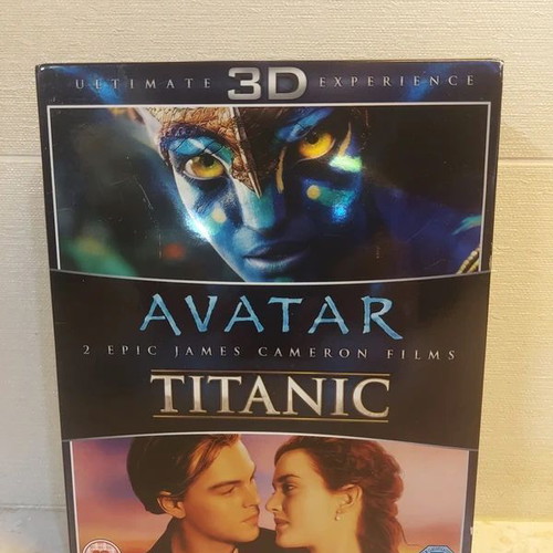 James Cameron Avatar and Titanic Combo Blu Ray 3d like new