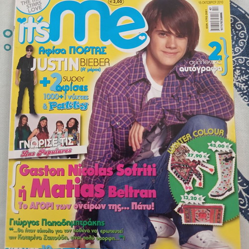 Youth Magazines Pack 2010 & 2011 with Posters and Autographs New