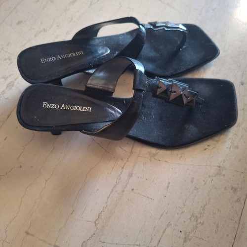 Nine West black leather sandals size 39 like new