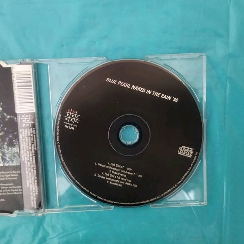 Blue Pearl Naked in the Rain '98 and Daft Punk Homework CD like new, electronic