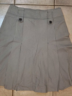 Striped skirt like new, black and white