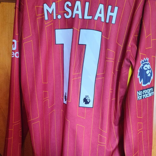 Liverpool Mo Salah Long-Sleeve Jersey like new, season 24-25, size XL