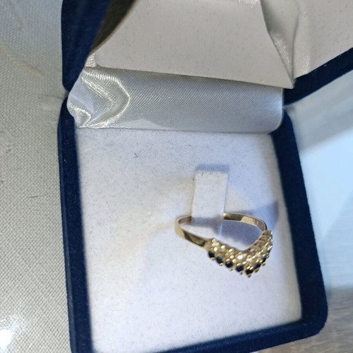 Gold ring 14K (585) with stones, like new, elegant design
