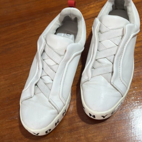 DKNY leather sneakers like new, very comfortable, size 38, white