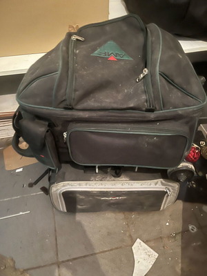 Bowling set with double detachable bag, 4 balls and accessories used