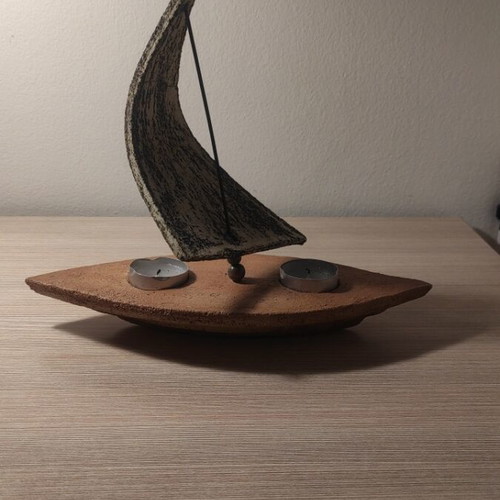 Ceramic boat with two tealights like new