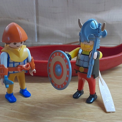 Playmobil set 3156 used with missing parts on boat
