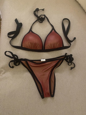 Bluepoint bronze bikini used, small to medium size, red
