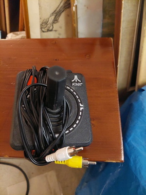 Atari κοντρόλ με παιχνίδια, θέλει μπαταρία