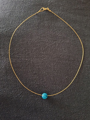 Necklace with wire and turquoise element with rhinestones new