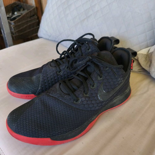 Nike LeBron Witness III athletic shoes like new, size 47, black with red sole
