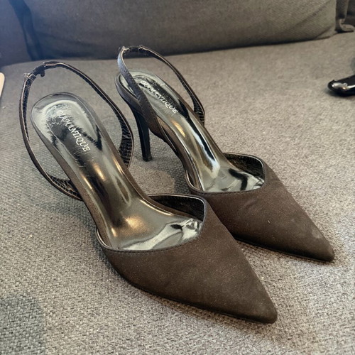 Black satin pumps like new, size 41