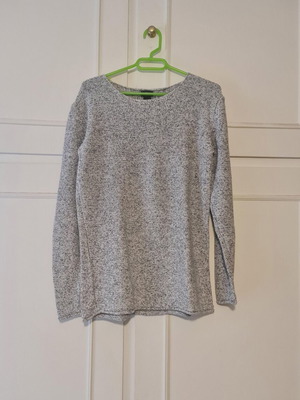 H&M men's sweater like new, gray, size M with wide neckline