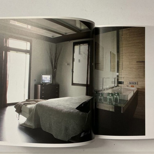 Modern Bathrooms book like new, Greek