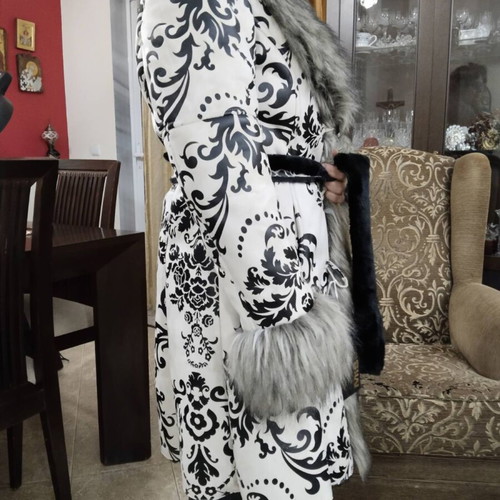 Coat with fur one size, like new