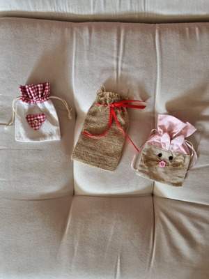 Set of 3 pouches like new