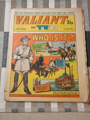 Valiant and TV21 used comic magazine 8/7/1972