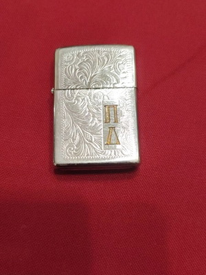 Zippo lighter used, very good condition, needs cotton replacement