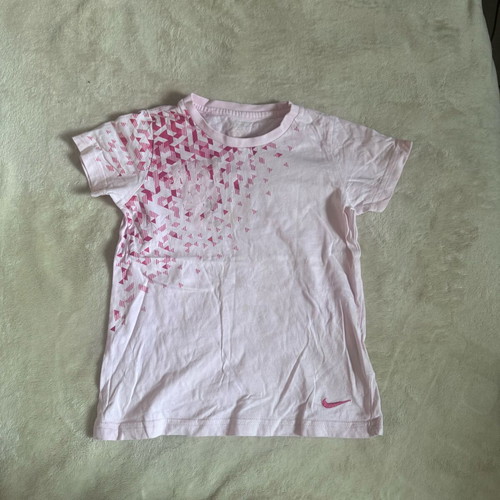Nike t-shirts for girls size S like new, set of three
