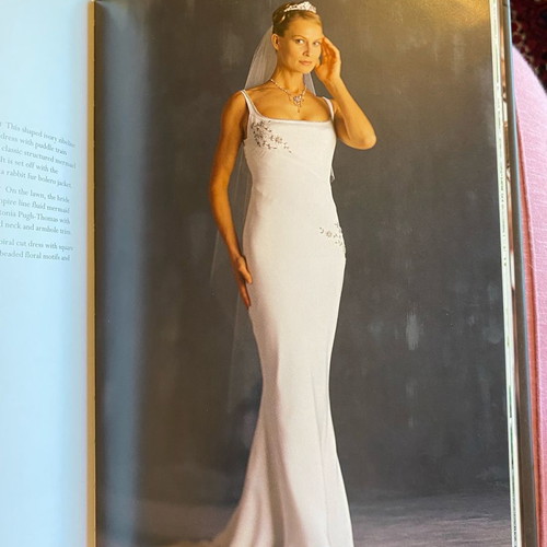 The Wedding Dress, a sourcebook book like new
