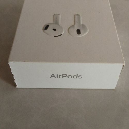 AirPods empty box used