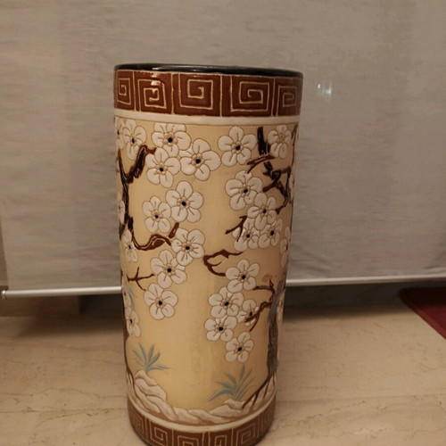 Ceramic floor vase umbrella stand with embossed Chinese design like new