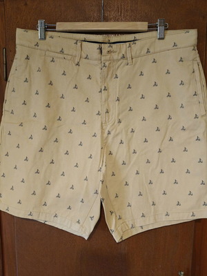 Men's shorts bermuda with sailboat pattern like new, size XL