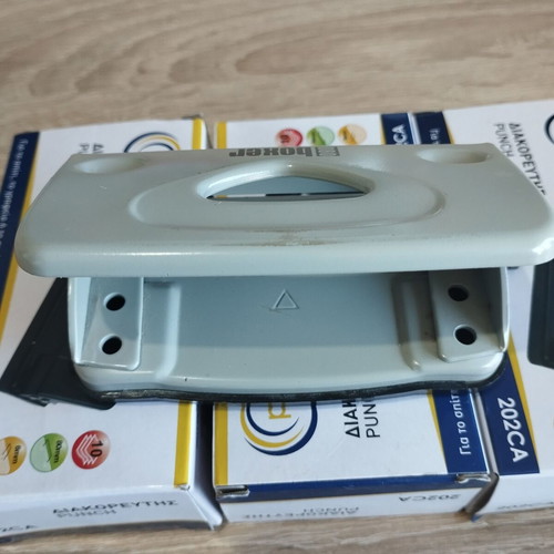Pro Office hole punches new, pack of 4