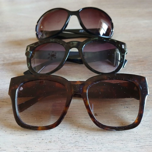 Sunglasses pack of 3 like new, black, green, brown
