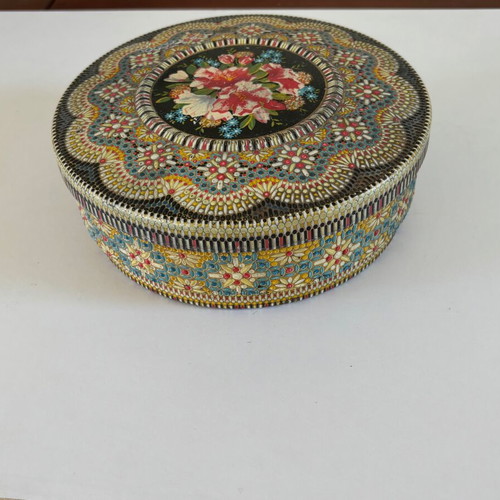 Metal box used, vintage collectible, 19 cm