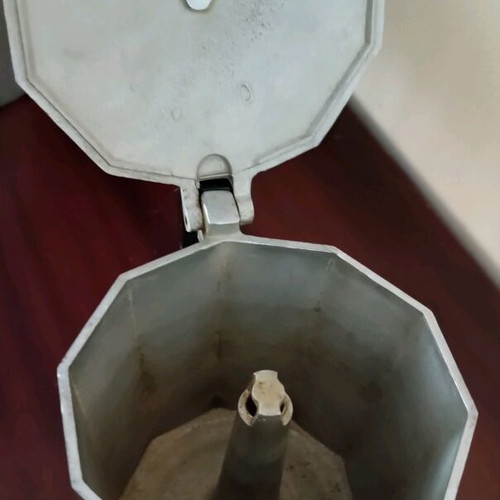 Moka pot large used, stove and gas compatible, 2-3 cups espresso