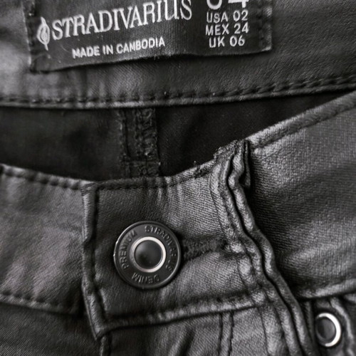 Stradivarius High-Waisted Black Pants Like New With Faux Leather Coating XS