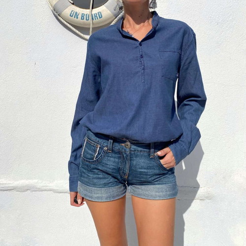 Armani Jeans shirt in very good vintage condition, size L, regular fit