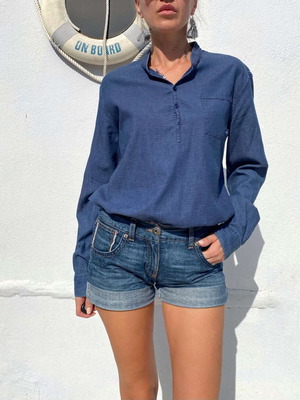 Armani Jeans shirt in very good vintage condition, size L, regular fit