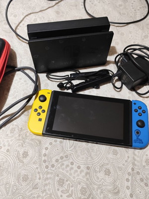 Nintendo Switch Fortnite Edition μεταχειρισμένο με παρελκόμενα