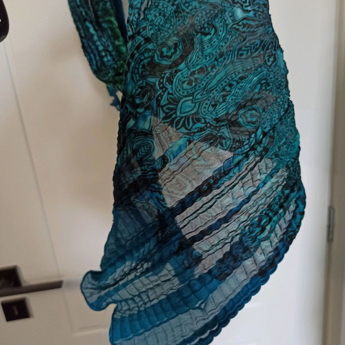 Bijou Brigitte scarf new in petrol-emerald with paisley pattern