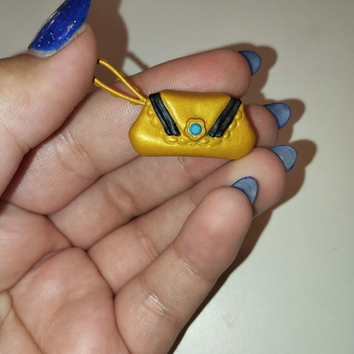 Monster High handbag for Cleo De Nile doll like new