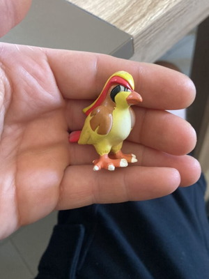 Pokémon Tomy Pidgeot figure used, good condition