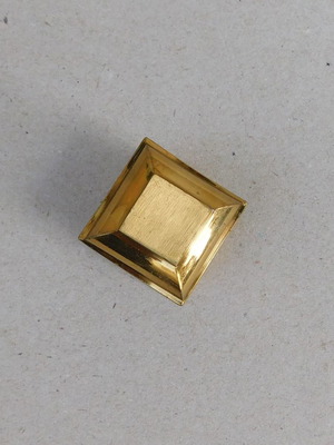 Πόμολα μπρούντζινα 3x3 cm, ύψος 2,7 cm