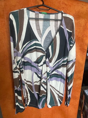 Branded women's long-sleeve blouse new, size Medium