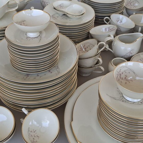 Heinrich Bavaria Porcelain Dinner, Tea, and Coffee Set like new Madeline 1950-1960