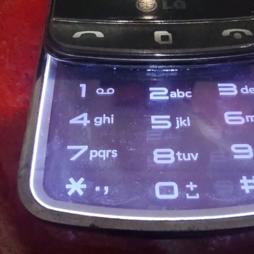 LG GD900 Crystal mobile phone with transparent keyboard