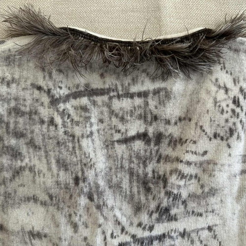 Woolen vintage sweater elegant with feathers like new